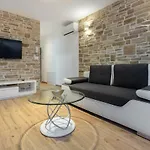 Bareta Апартаменты Трогир