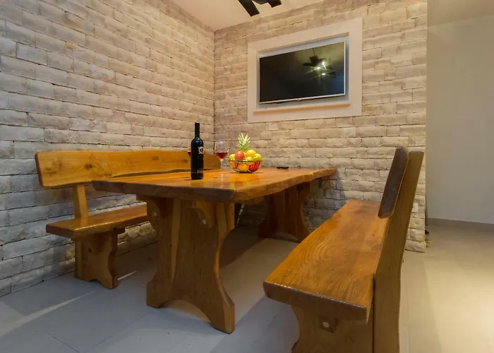 Bareta * Τρογκίρ