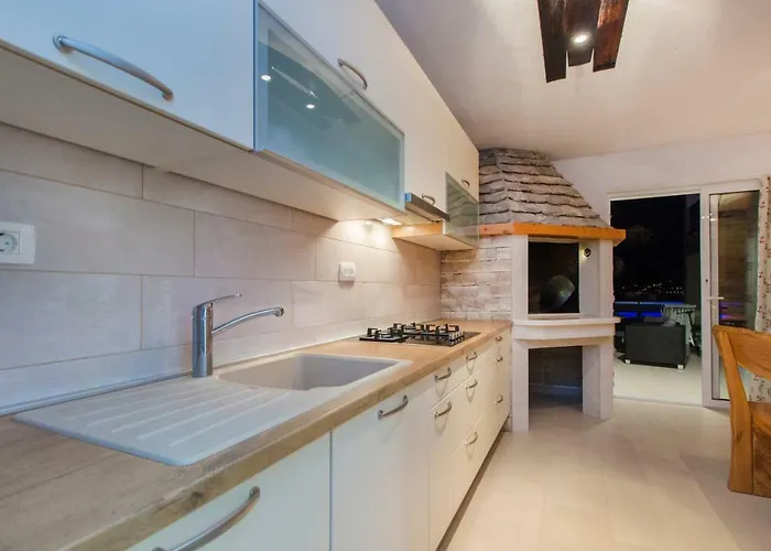 Bareta Τρογκίρ