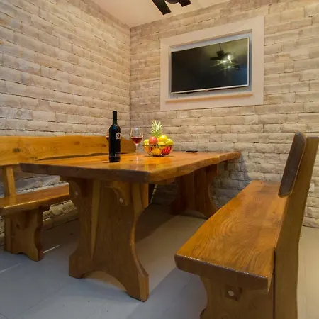 Bareta * 特罗吉尔